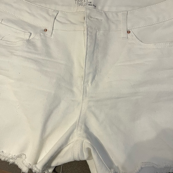 White cut off shorts nwot - Picture 2 of 2